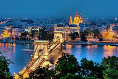 8 days European Highlights PRIVATE TOUR from Budapest including Budapest Vienna Prague and Bratislava - Budapest: Parliament, basilica, viewpoints, and the Danube cruise