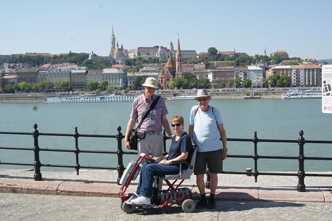 Accessible Budapest Tour - The Presidential Palace area (Sandor Palace) and a quick history hit