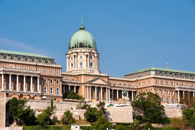 Accessible Budapest Tour - Millennium Monument and the unknown heroes