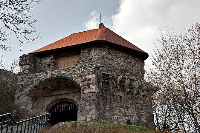Along the shore of Danube river, private tour - Visegradi Fellegvár (Visegrad Upper Castle): royal drama with a great view