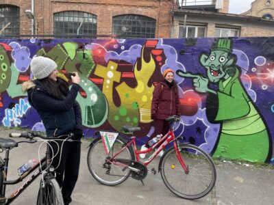 Alternative Bike tour: Graffiti Wall and Peace - Meeting point to bike check: the start matters