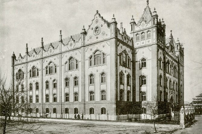 Art Nouveau Treasures of Budapest – Exclusive Private Tour - Gutenberg Square and the Miksa Róth Lead-Glass Detail