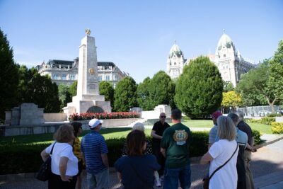 Born Under The Red Star - Communist tour with Coffee in a Retro Bar - Stop 1: The Soviet Heroic Memorial and what it signals