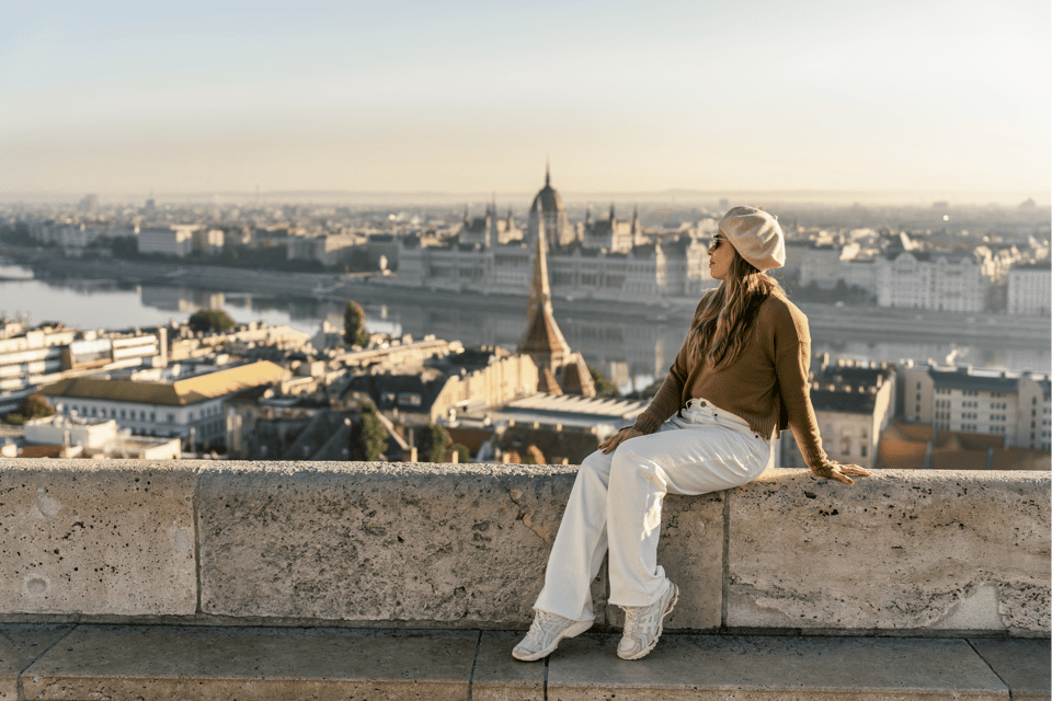 Buda Castle: Private photoshoot with a local guide - Meeting at Szentháromság square: easy start, good geography