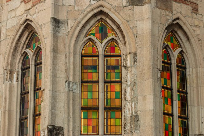 Buda Castle Quarter Walking Tour - Stop 3: Disz Square and the story of the buildings