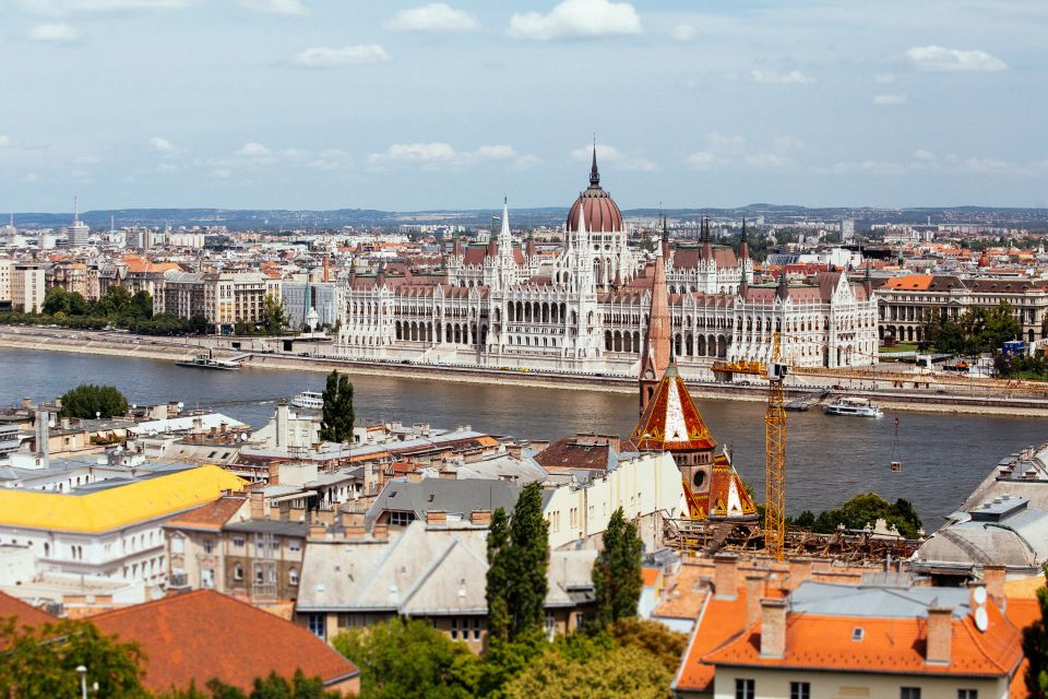 Budapest: 1.5-Hour Private Kick-Start Tour with a Local - Local food and unwind tips, not just sightseeing