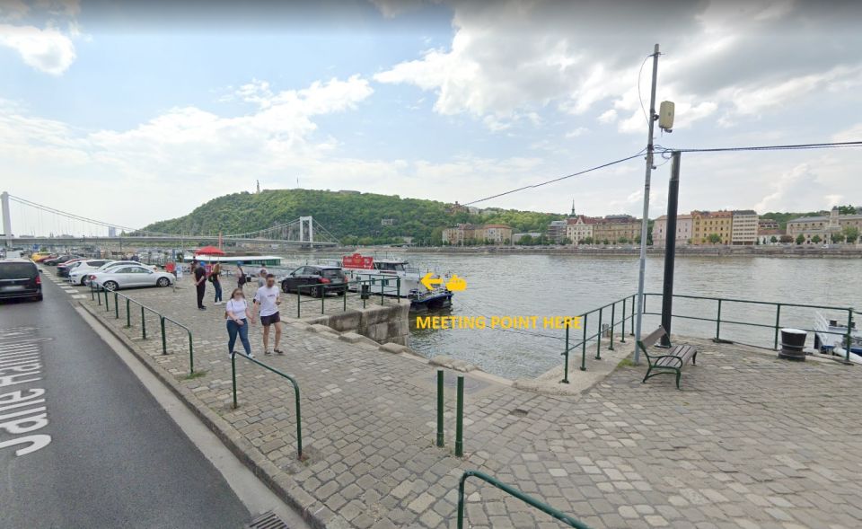Budapest: 1-hour Sightseeing Danube River Cruise - Best time to go: daylight for context, after-dark for drama