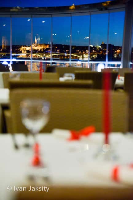 Budapest: 2-Course Dinner for 2 on a Boat Restaurant - Should you book the Vogue Boat Restaurant dinner in Budapest?