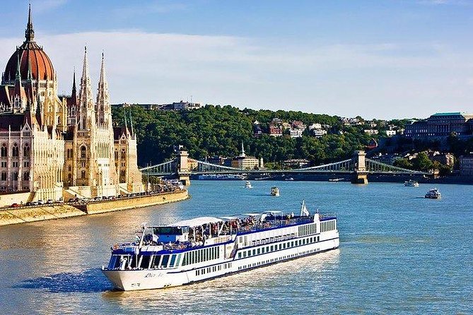 Budapest Airport Private Departure Transfer : City to Airport - Finding Your Chauffeur: Name Signs and Smooth Morning Pickup
