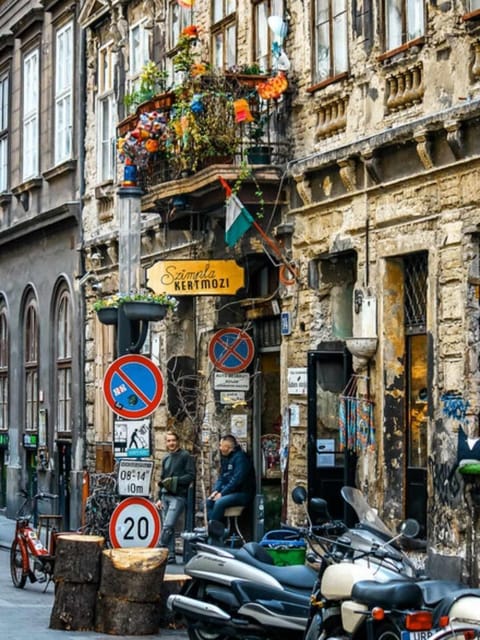 Budapest: Alternative Street Art & Jewish Tour - Should you book this Alternative Street Art & Jewish Tour?