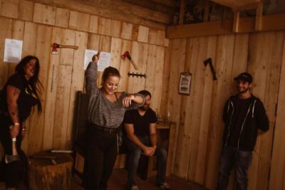 Budapest: Axe Throwing Experience - Your 60-Minute Flow: Briefing, Lane Practice, Then Games