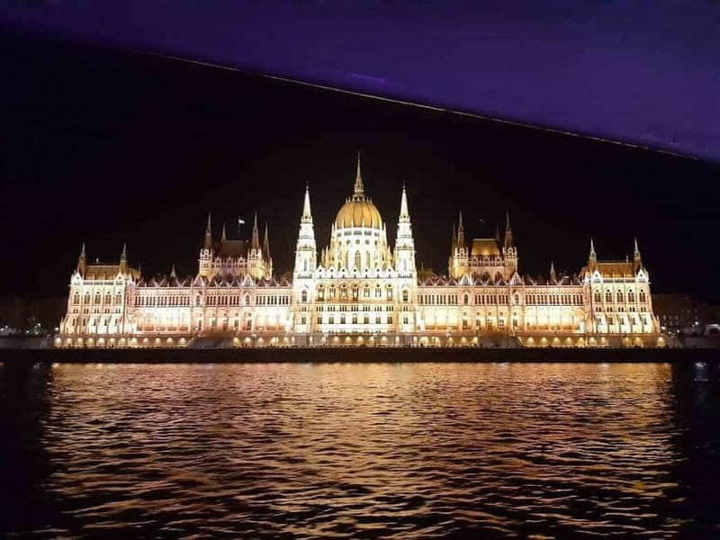 Budapest: Boat Cruise with Personal Guide and Drink - FAQ