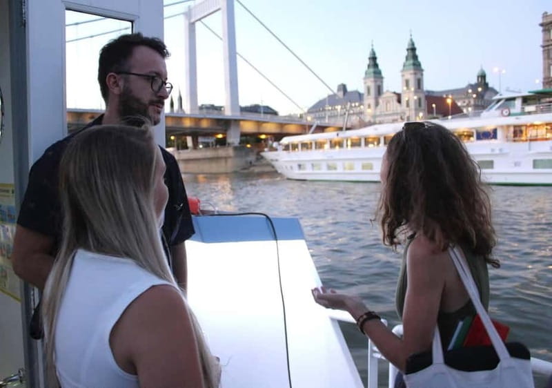 Budapest: Boat Cruise with Personal Guide and Drink - Your drink plan: wine or lemonade, plus a bar for extras