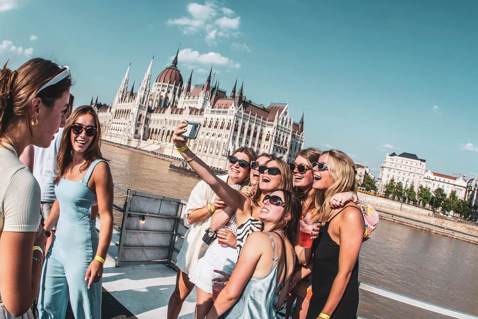 Budapest: Boat Party with option of Unlimited Drinks - Key Points to Know Before You Go