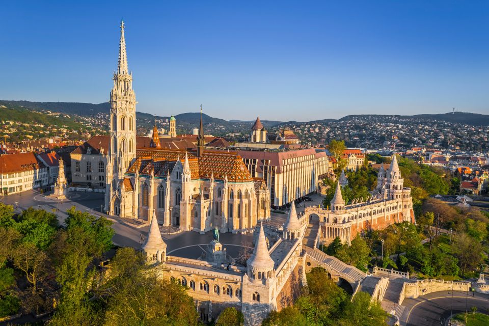 Budapest: Buda Walking Tour - President’s Palace and the wider political geometry