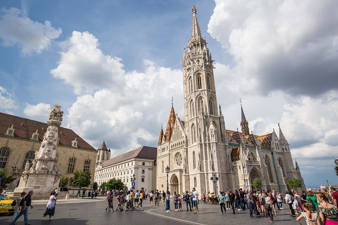 Budapest Castle Walk - Stop 3: National Széchényi Library—how the royal court shaped the neighborhood