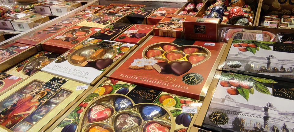 Budapest: Central Market Hall Guided Food Tour with Tastings - Wine regions, pálinka, and fröccs—explained during your walk