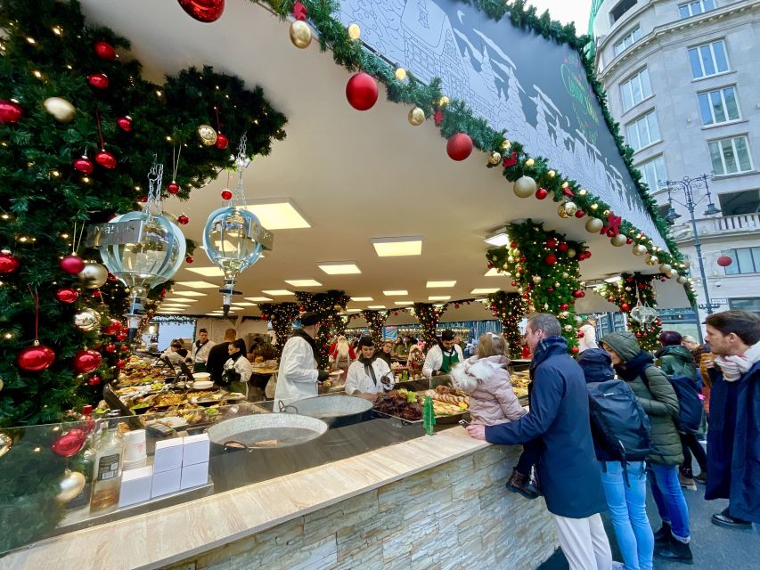 Budapest: Christmas Market Guided Walking Tour with Tastings - Meet a guide who can tie stories to what you see