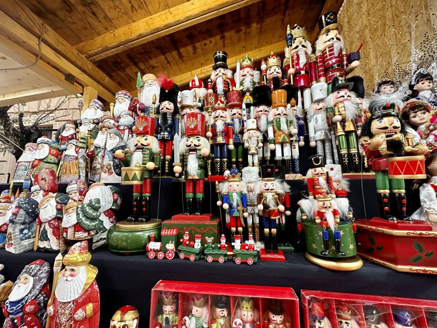 Budapest: Christmas Market Guided Walking Tour with Tastings - Handmade gifts and the real reason to browse