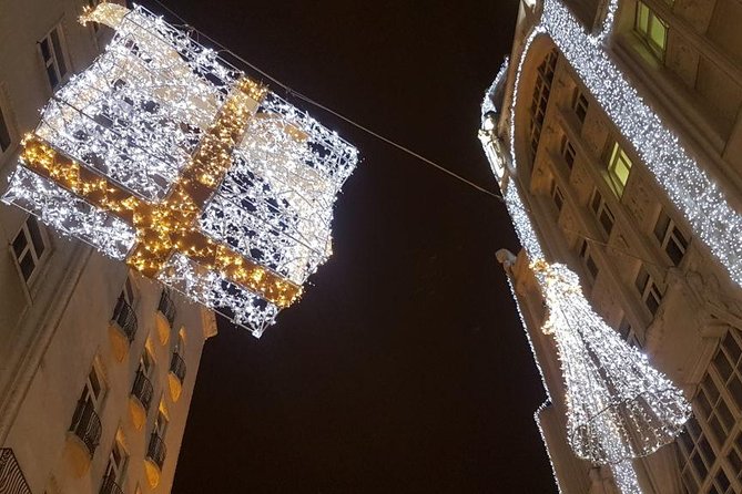 Budapest Christmas Market Tour with Basilica visit & Chimney cake - What you actually eat and drink: chimney cake, langos, mulled wine, and more