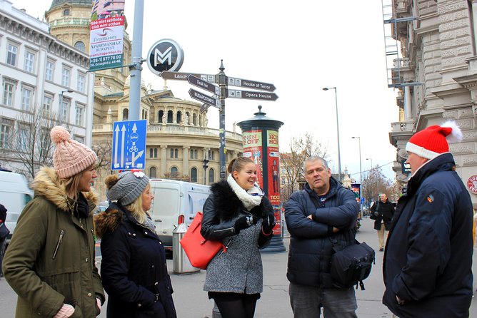 Budapest Christmas Walking Tour & Entry to St Stephen's Basilica - Széchenyi Lánchíd and the Danube Embankment: history plus big views