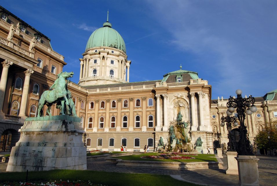 Budapest: City Discovery Tour - Why this 3-hour bus loop is a great first day play