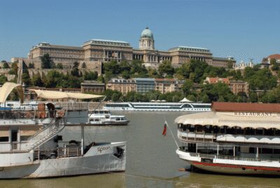 Budapest: City Discovery Tour - Danube frontage, Opera House vibes, and Heroes’ Square photos