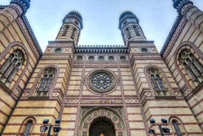 Budapest City Walk in Jewish Quarter - The City Walk Start: Pickup, Small Group Feel, and What That Changes