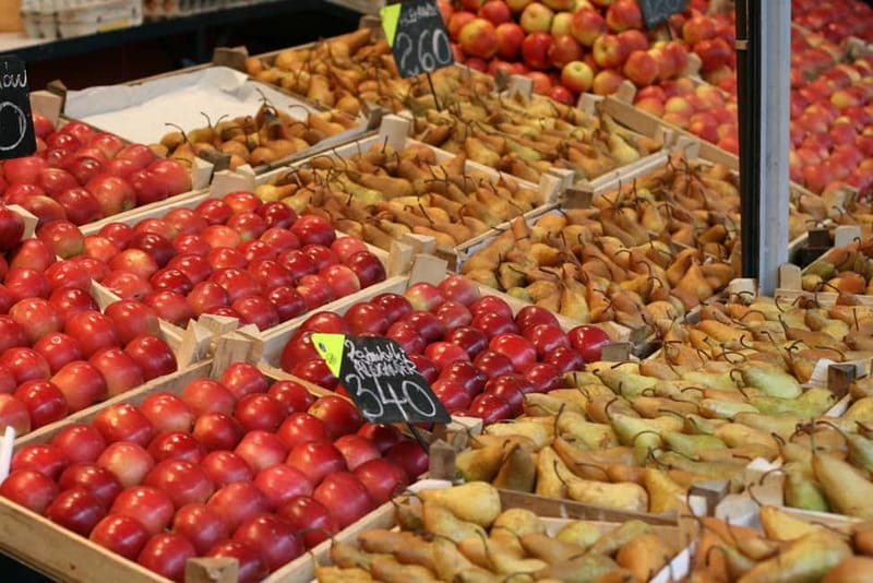 Budapest Culinary & Wine Walk—Budapest’s Signature Food Tour - Coffee house time: where the walk slows down