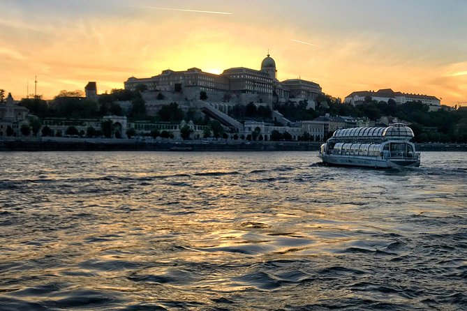 Budapest Danube River Candlelit Dinner Cruise with Live Music - Welcome drink and alcohol add-ons: how it plays out