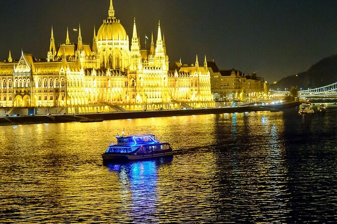 Budapest Danube Sightseeing Cruise with Unlimited Drinks - From Jane Haining to the Danube Views: what this 1-hour cruise really does