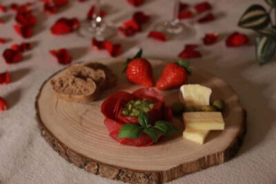 BUDAPEST, Day Spa : Couples Massage with Roses Bubble Bath - 60-minute couples massage with a Palo Santo reset