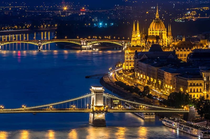 Budapest: Evening Castle Hill Tour with Fishermen's Bastion - Buda Castle Walk: Learning the Castle Area Without Rushing