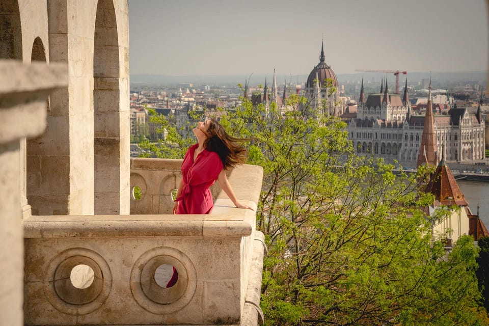 Budapest: Fast Private Photoshoot at Fisherman's Bastion - The photographer’s job: calm direction, not awkward posing