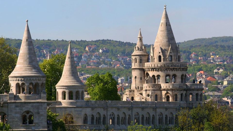 Budapest Full-Day Private Guide Services - Price and value: what $589 for up to 15 people really means