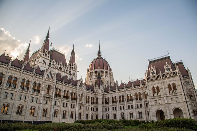 Budapest Grand Walk - Where It Ends: Near Chain Bridge and Your Buda Castle Option