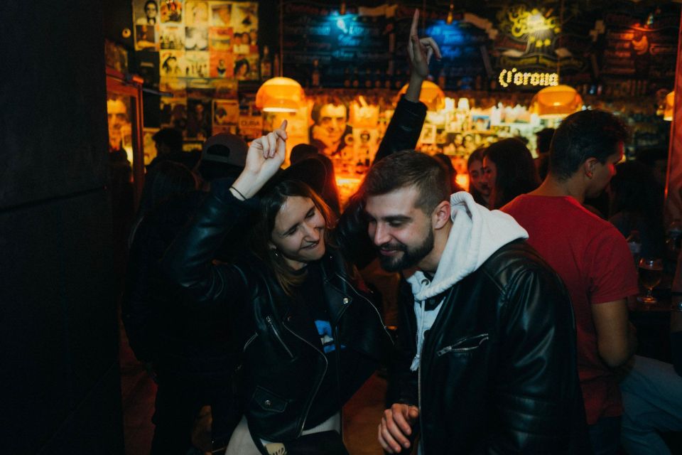 Budapest: Guided Bar Crawl Walking Tour - Practical tips so your night stays fun (not sloppy)