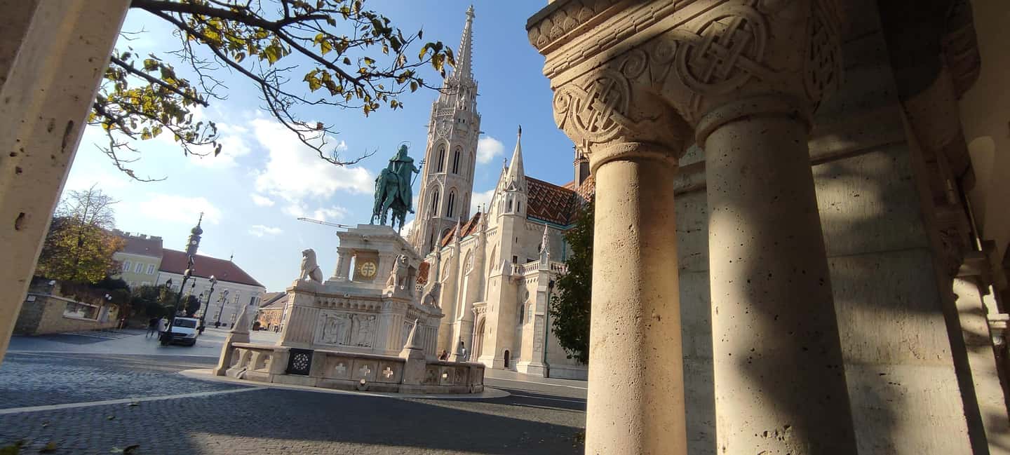 Budapest: Guided City Walking Tour in Buda and Pest - The Danube connection: using public transport to reach Buda Castle District