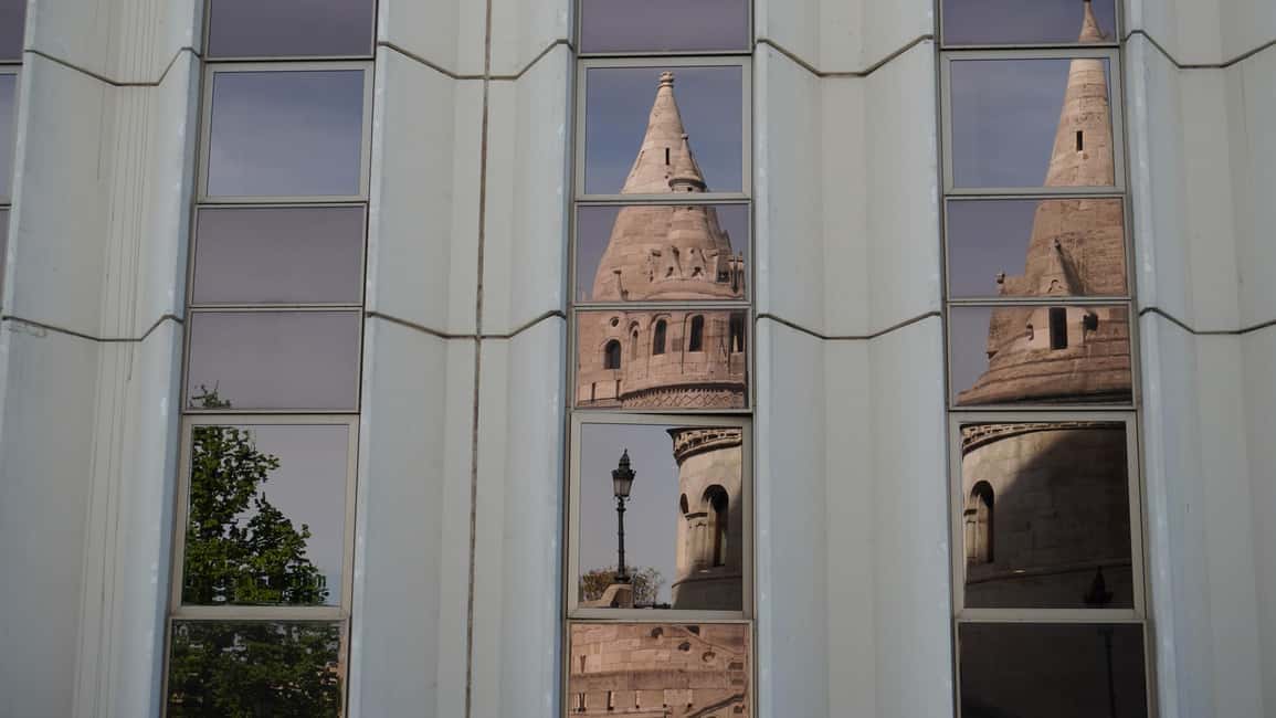 Budapest: Guided City Walking Tour in Buda and Pest - Royal Castle area: from historic centre toward the former government district