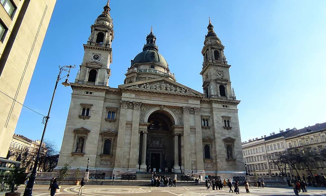 Budapest: Guided City Walking Tour in Buda and Pest - Pest city centre: Art Nouveau palaces, Freedom Square, and the Parliament photo