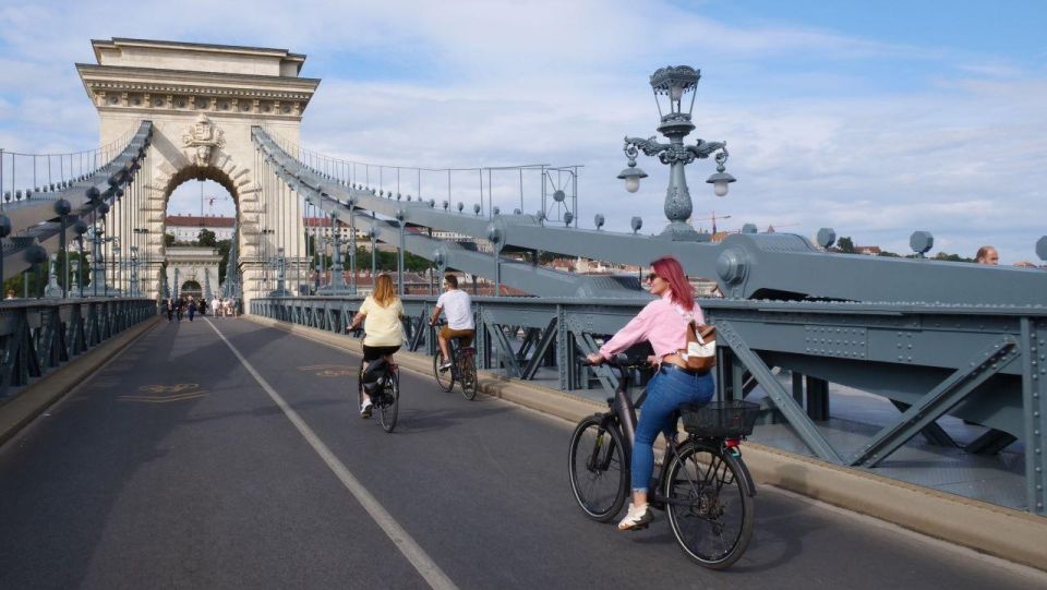 Budapest: Guided E-Bike Sightseeing Tour - Key things that make this e-bike tour worth your time