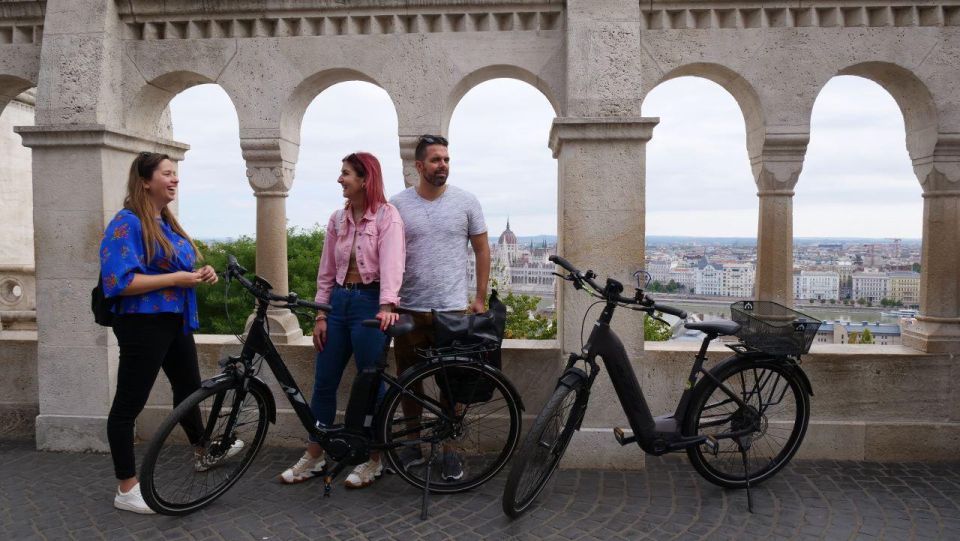Budapest: Guided E-Bike Sightseeing Tour - Citadella to Castle District: the view and the climb