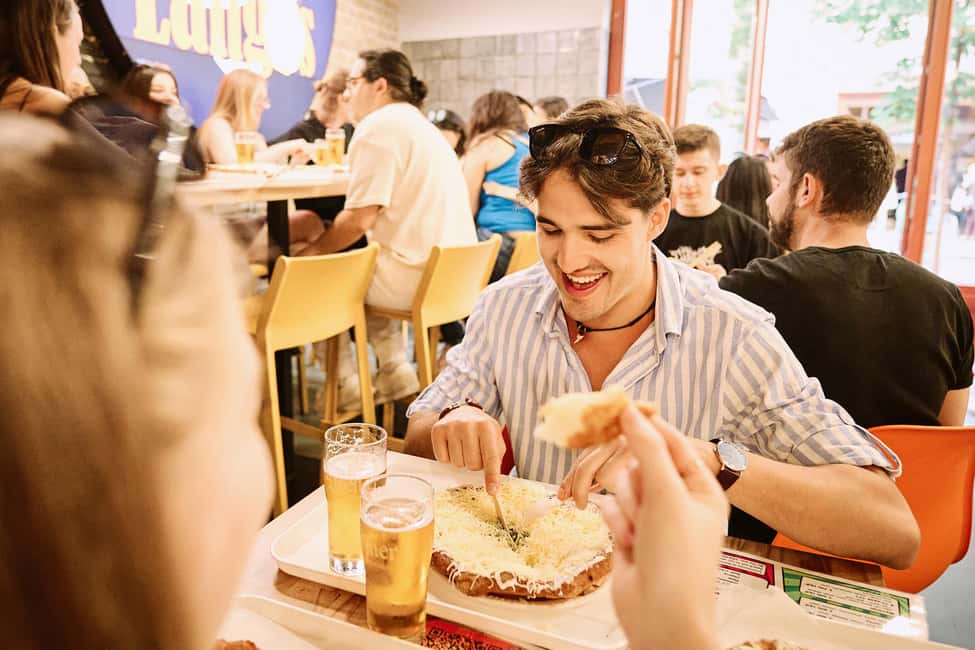 Budapest Guided Food Tour with Drinks Included - Kazinczy Street Synagogue: an odd start that actually works