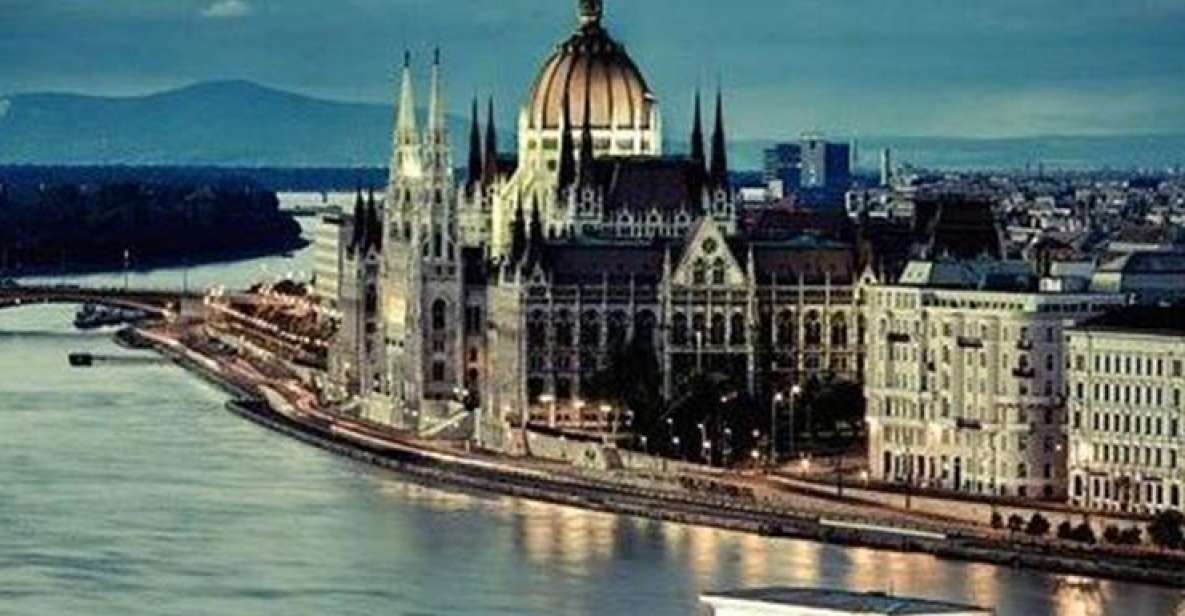 Budapest: Half-Day Highlights Small Group Private Tour - The rooftop cocktail panorama: ending Budapest the smart way