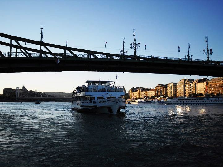 Budapest: Half-Day Highlights Small Group Private Tour - House of Terror and Szechenyi Bath area: big landmarks, tight time