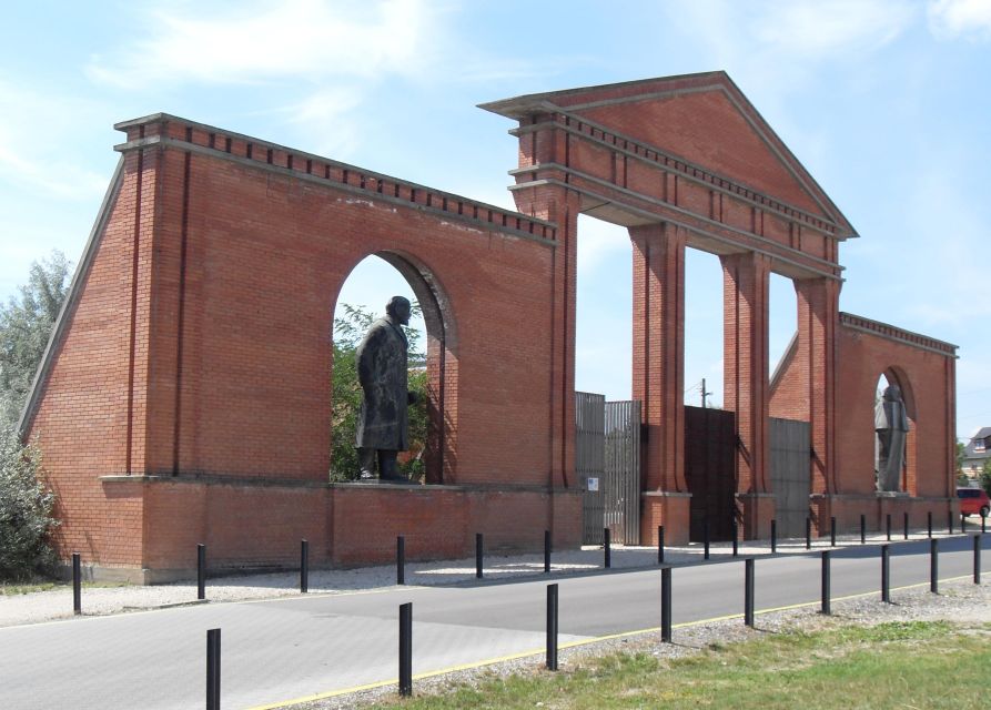 Budapest Half-Day Tour: Life Behind the Iron Curtain - Is it worth your time? Who should book this tour