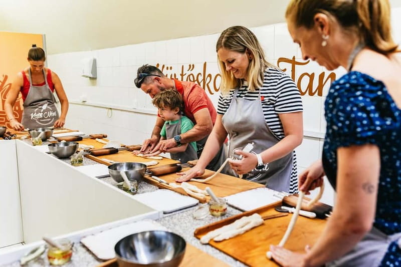 Budapest: Hungarian Chimney Cake Workshop in the City Center - Price and value: is $40 for a 1-hour class worth it?