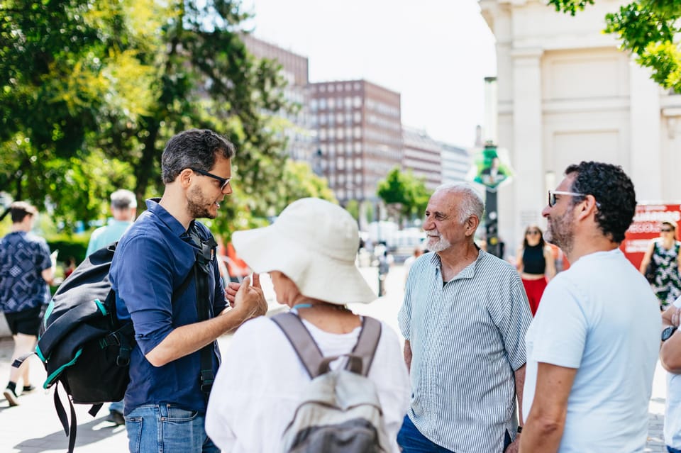 Budapest: Jewish History Guided Walking Tour with Historian - Three synagogue exteriors: what to notice without going inside