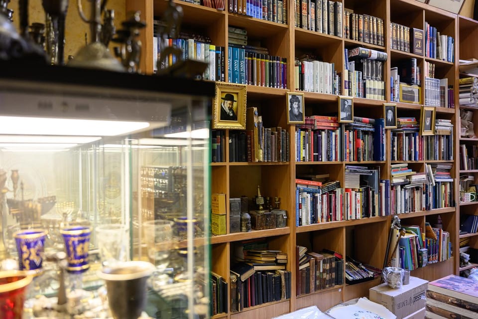Budapest: Jewish History with Local Guide & Synagogue Ticket - Key points before you go