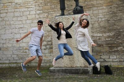 Budapest (Jewish Quarter) Scavenger Hunt and Self-Guided Tour - Starting at Deák Ferenc tér: The Convenient Launchpad
